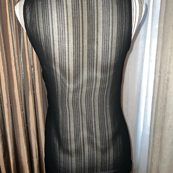 NWOT Gorgeous Studded Top - Picture 5 of 6